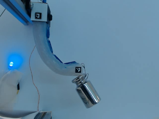 actionneur robotique soulevant un poids de 100g